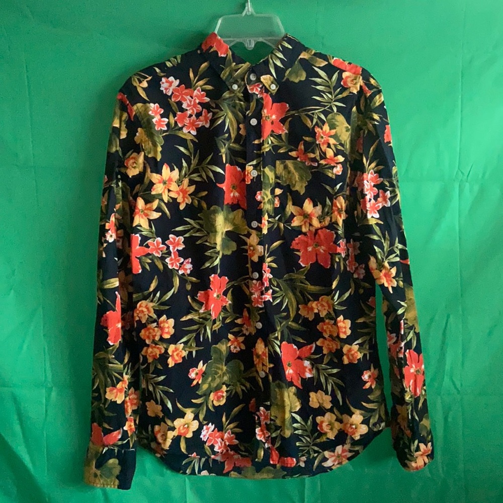 American Eagle outfitters seriously soft classic fit medium long sleeve